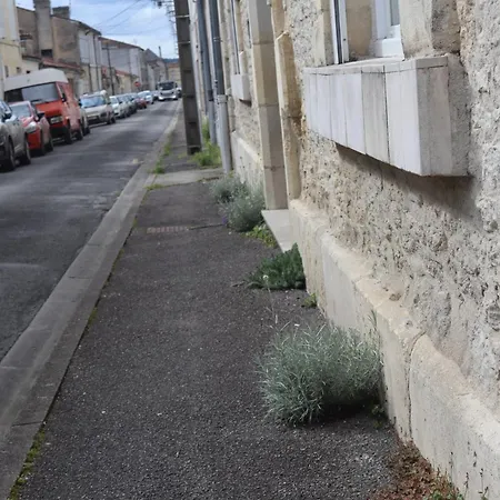 Panzió En Terrasse A Cognac